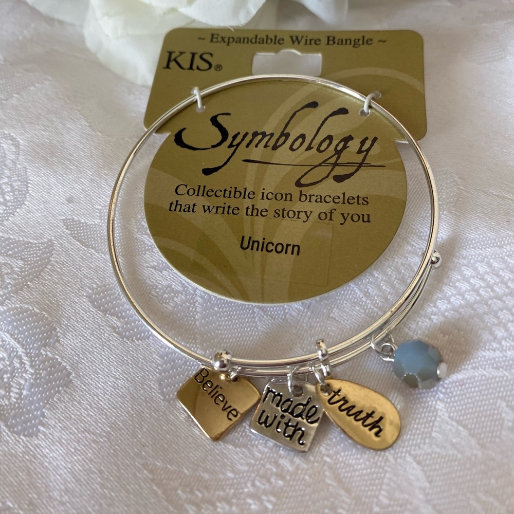 Kis Expandable Wire Bangle